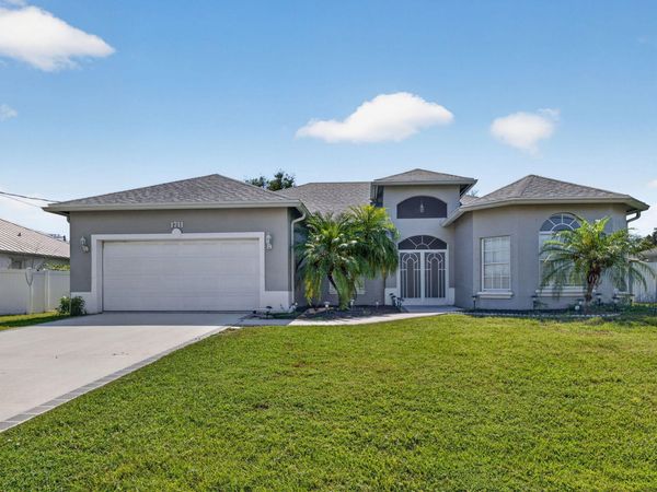 1711 SE Fairfield Street, Port St. Lucie, FL 34983