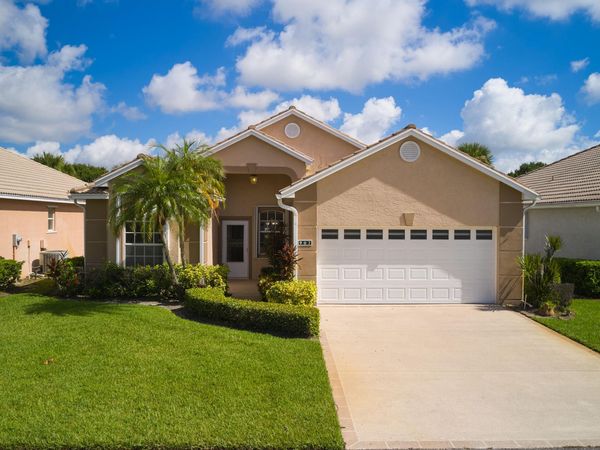 907 NW Sarria Court, Port St. Lucie, FL 34986