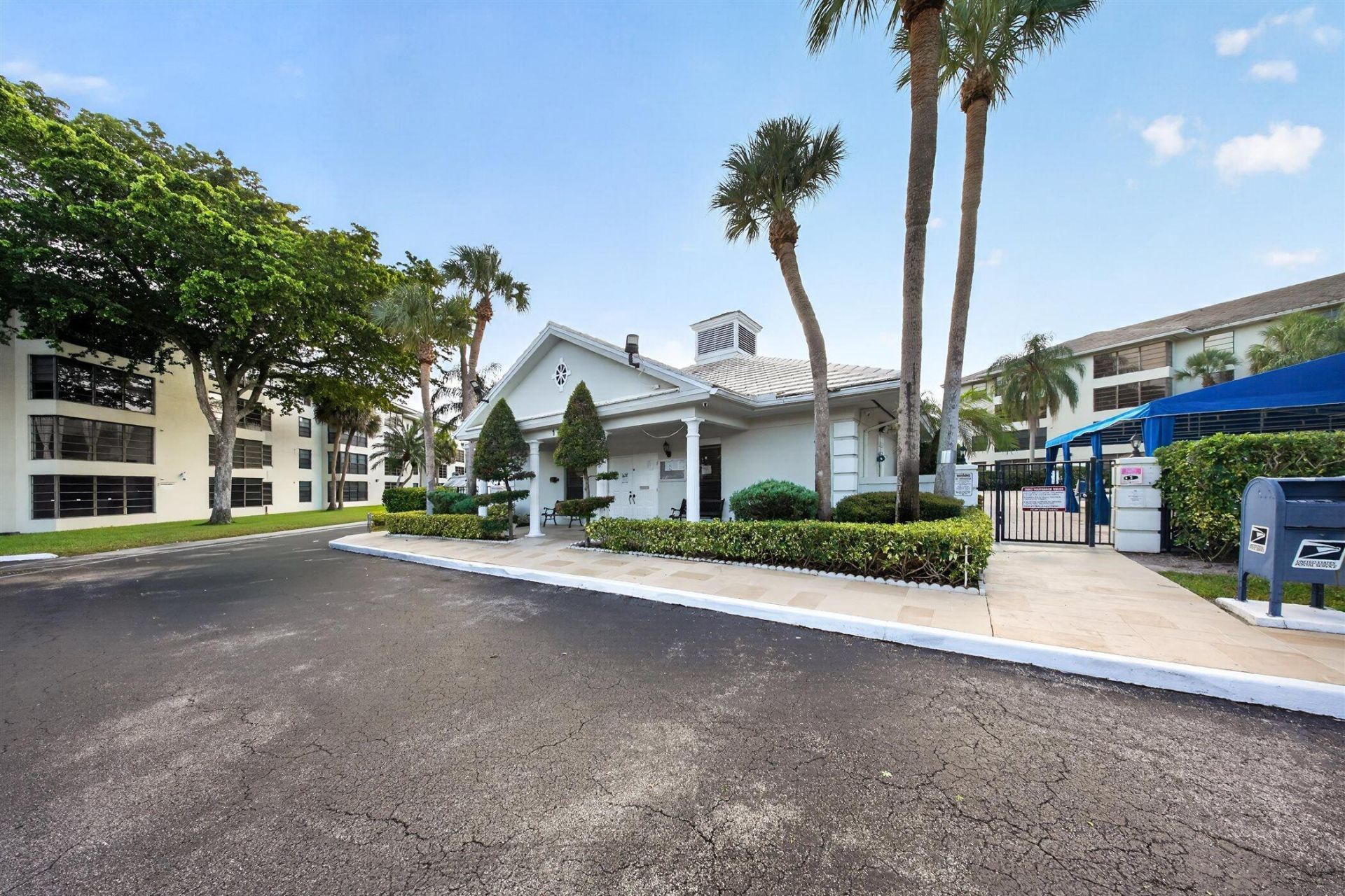 1719 Whitehall Drive, Unit 303, Davie, FL 33324 Photo