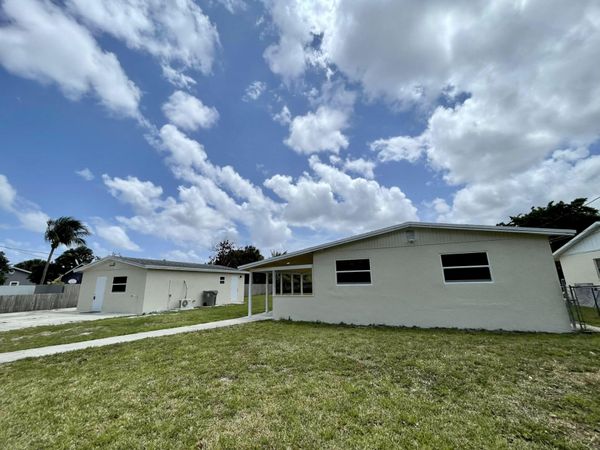 4790 Alberta Avenue, West Palm Beach, FL 33417