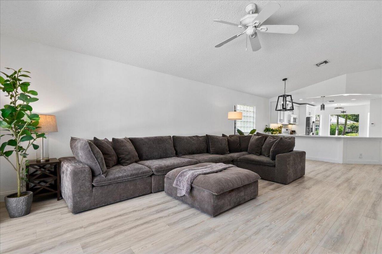1820 S Club Drive, Wellington, FL 33414 Photo