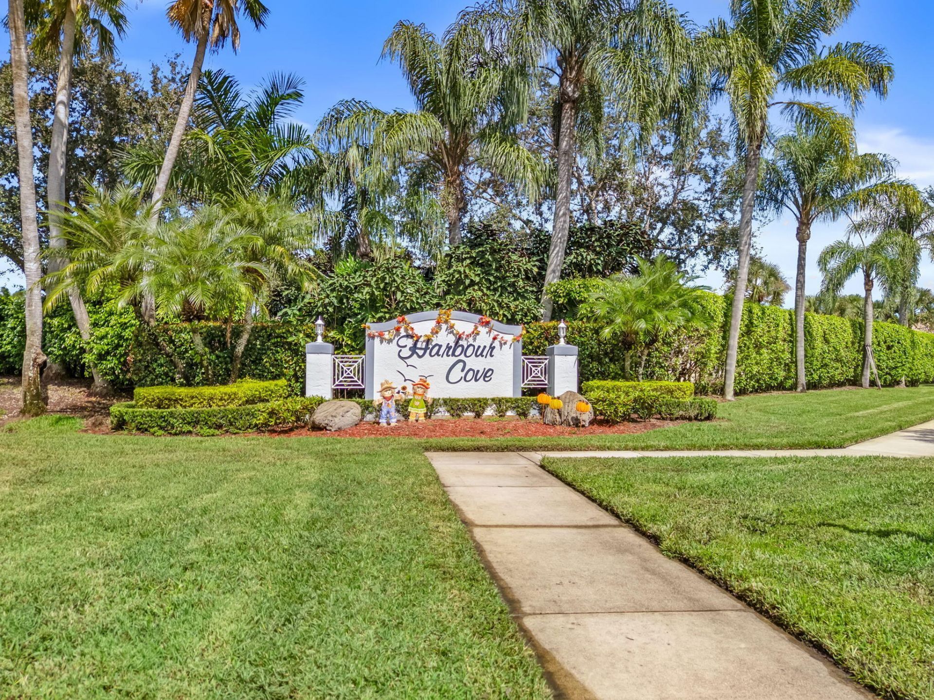 9139 Bay Harbour Circle, West Palm Beach, FL 33411 Photo