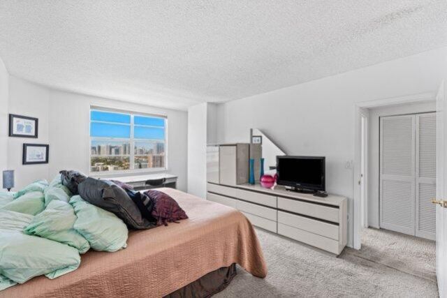 1980 S Ocean Drive, Unit 18Q, Hallandale Beach, FL 33009 Photo