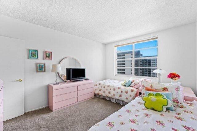 1980 S Ocean Drive, Unit 18Q, Hallandale Beach, FL 33009 Photo