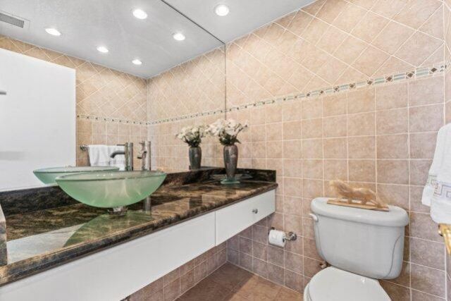 1980 S Ocean Drive, Unit 18Q, Hallandale Beach, FL 33009 Photo