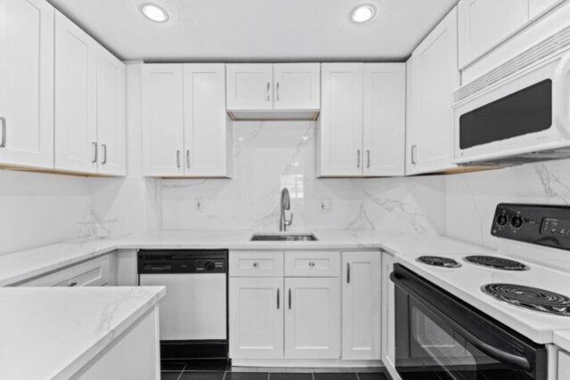 1980 S Ocean Drive, Unit 18Q, Hallandale Beach, FL 33009 Photo