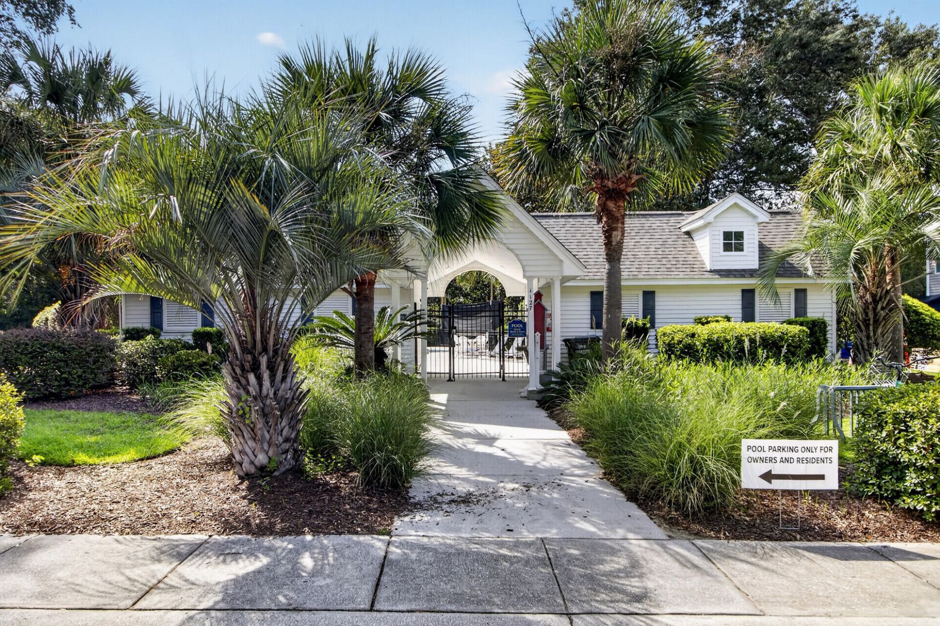 1514 Royal Colony Road Photo 33