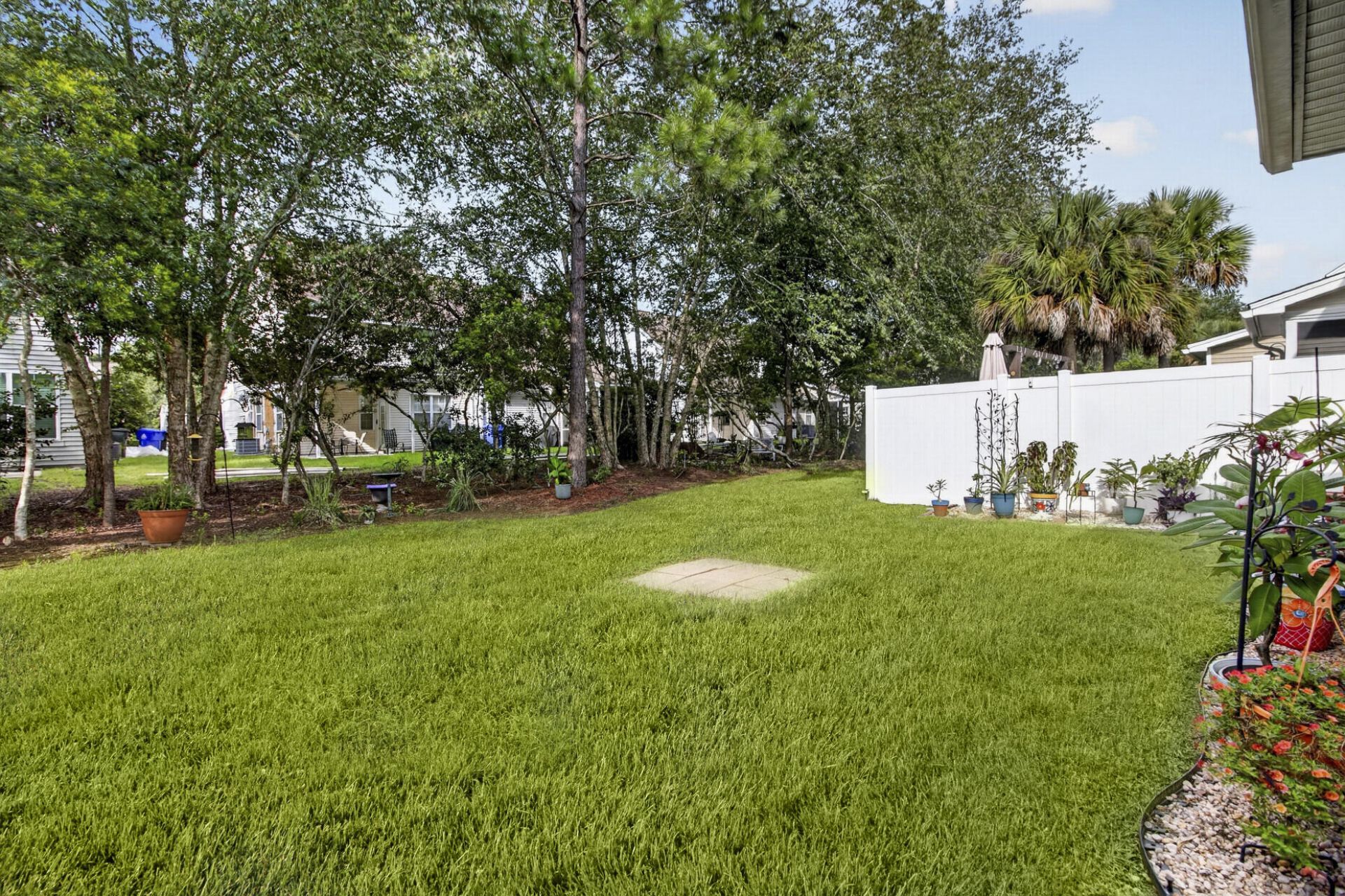 1514 Royal Colony Road Photo 38