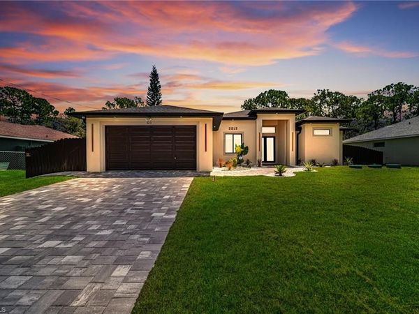 2012 Robert AVE , ALVA, FL 33920