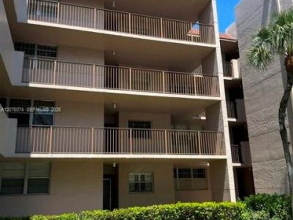1811 Sabal Palm Dr , Unit 204, Davie, FL 33324