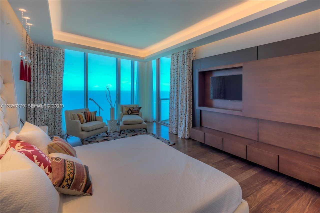 17001 Collins Ave , Unit 4301, Sunny Isles Beach, FL 33160 Photo