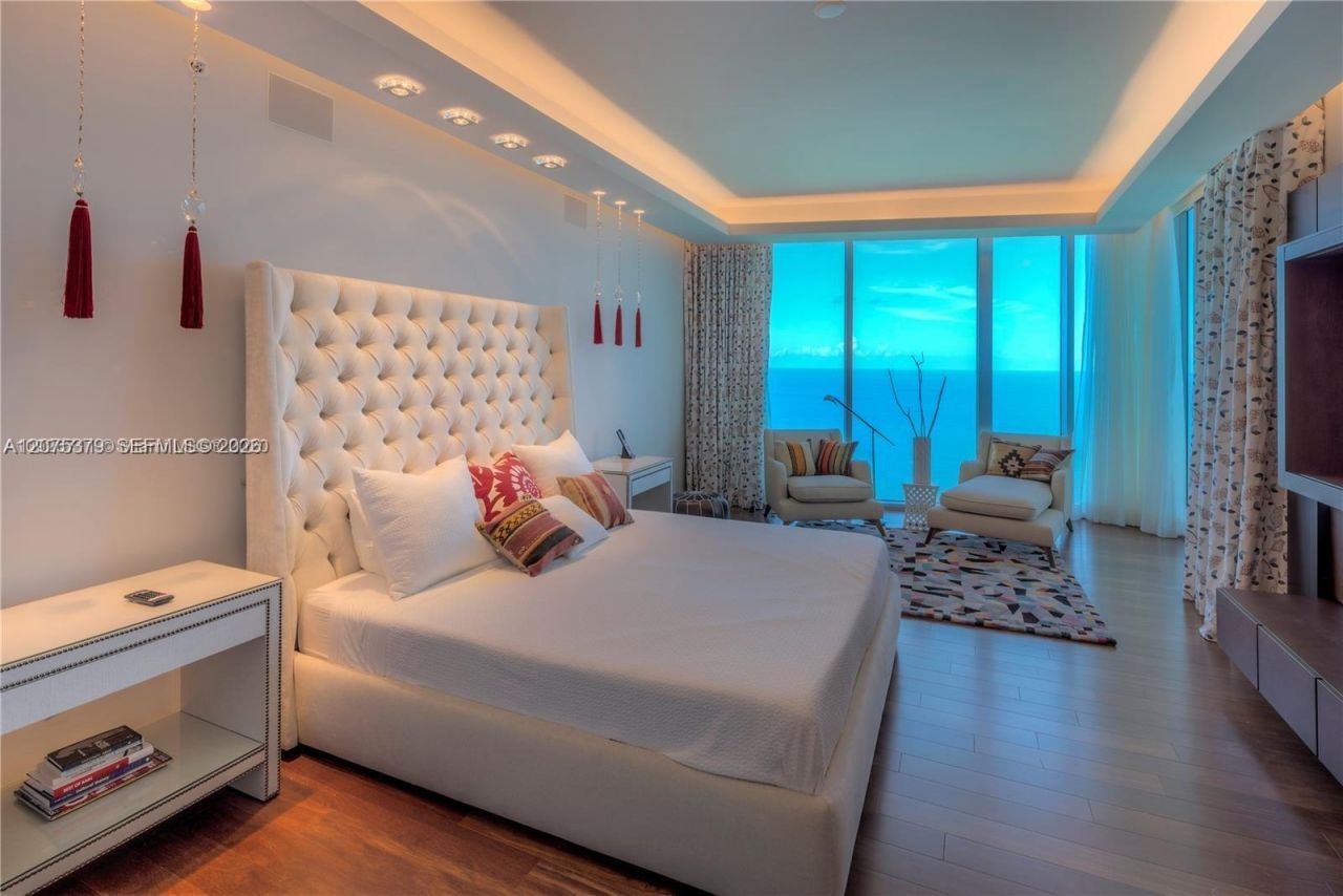 17001 Collins Ave , Unit 4301, Sunny Isles Beach, FL 33160 Photo