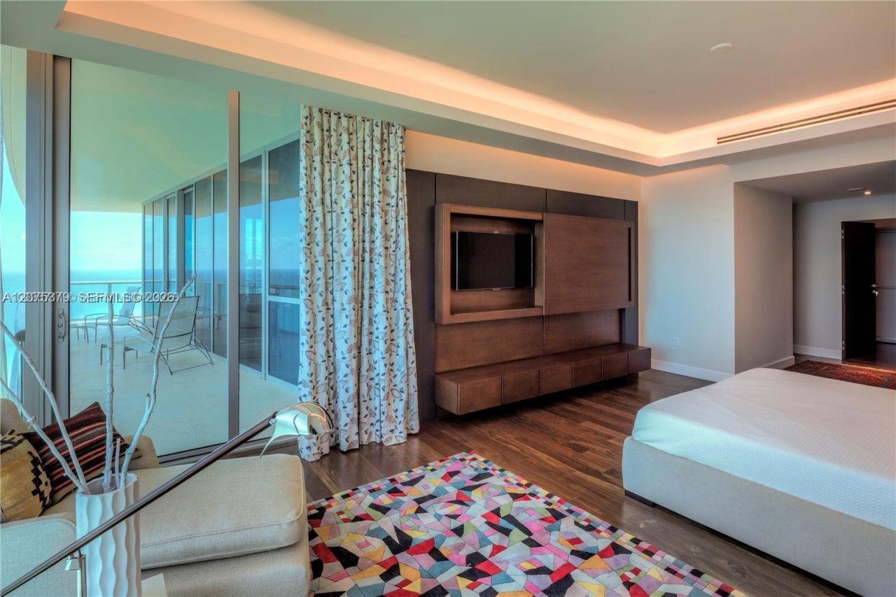 17001 Collins Ave , Unit 4301, Sunny Isles Beach, FL 33160 Photo