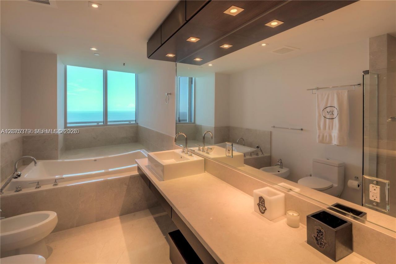 17001 Collins Ave , Unit 4301, Sunny Isles Beach, FL 33160 Photo