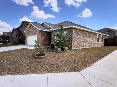 8400 Hawkview Drive, Fort Worth, TX 76179