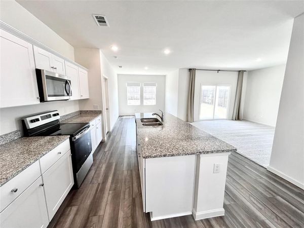 8400 Hawkview Drive, Fort Worth, TX 76179