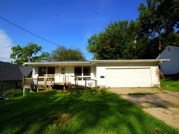 708 15th Street , Bettendorf, IA 52722