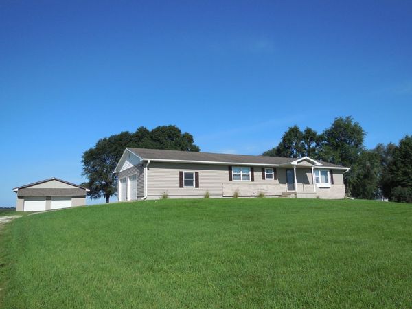5385 Hoover Road , Rock Falls, IL 61071