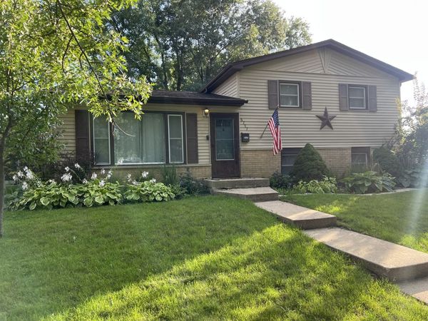 5717 Dover Road , Oak Forest, IL 60452