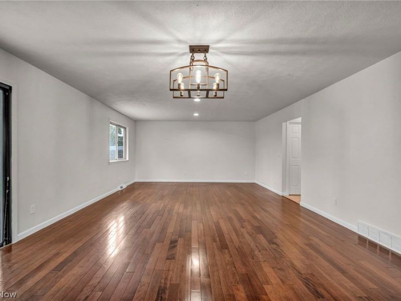 18446 Drake Road , Strongsville, OH 44136 Photo 15