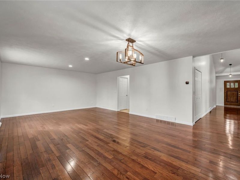 18446 Drake Road , Strongsville, OH 44136 Photo 16
