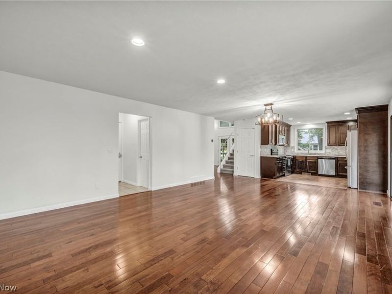 18446 Drake Road , Strongsville, OH 44136 Photo 17