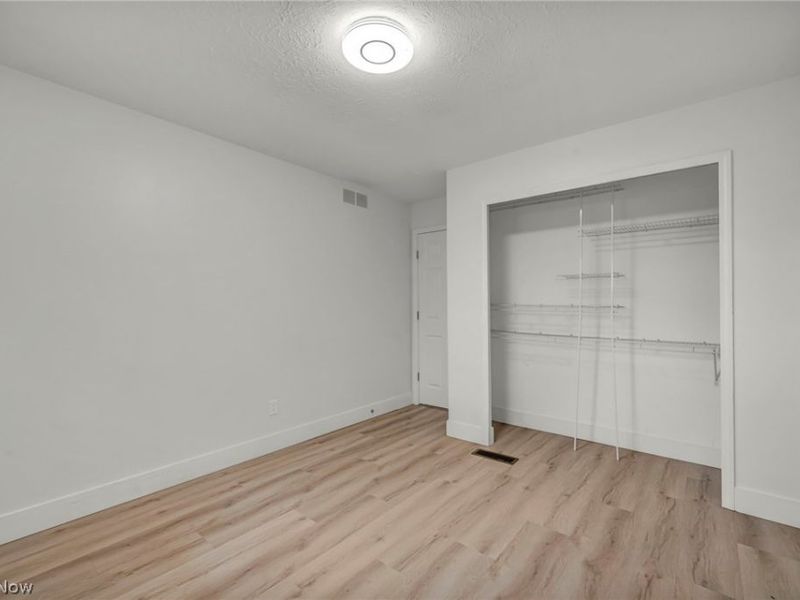 18446 Drake Road , Strongsville, OH 44136 Photo 26