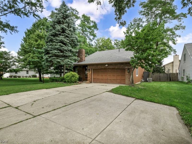 18446 Drake Road , Strongsville, OH 44136 Photo 3