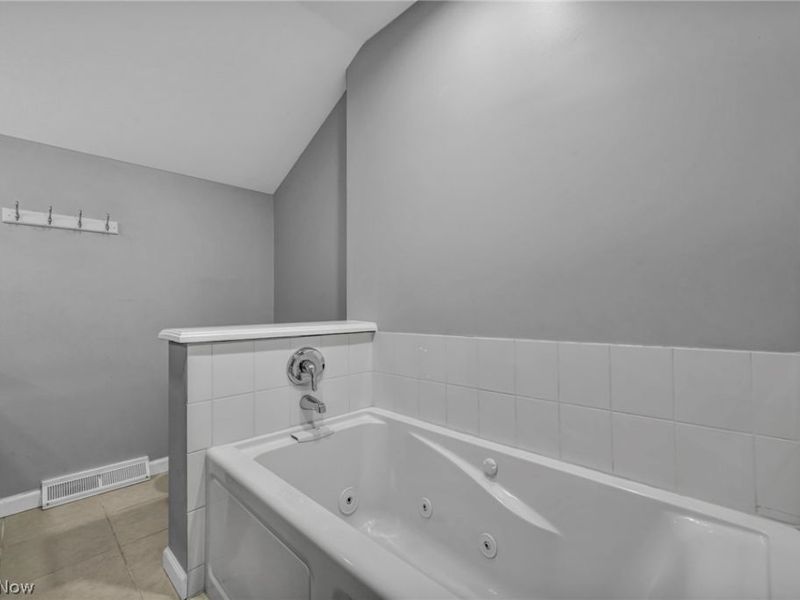 18446 Drake Road , Strongsville, OH 44136 Photo 35