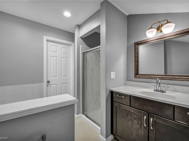18446 Drake Road , Strongsville, OH 44136 Photo 36