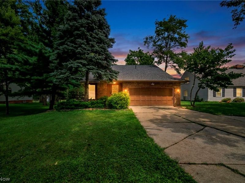18446 Drake Road , Strongsville, OH 44136 Photo 4