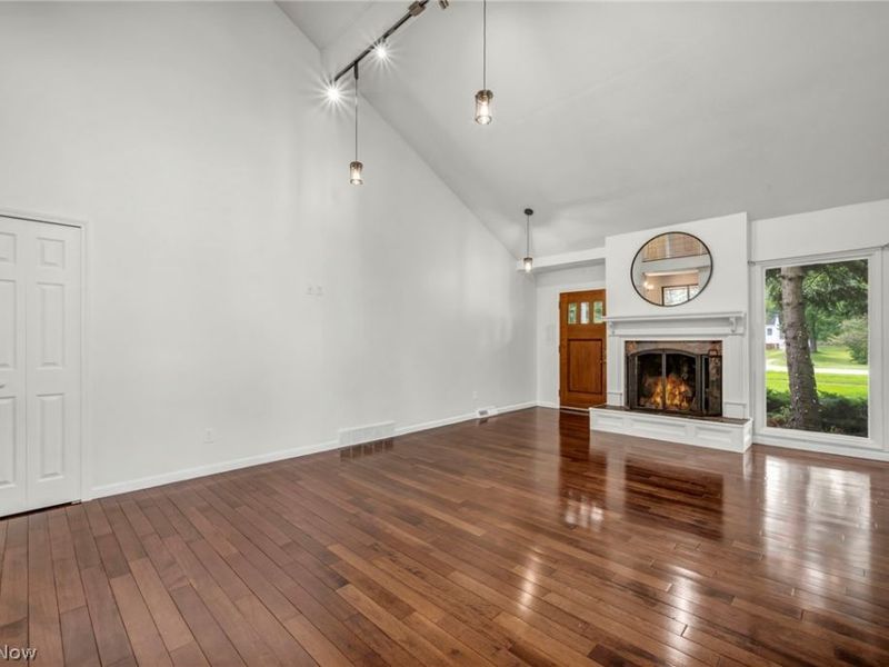 18446 Drake Road , Strongsville, OH 44136 Photo 7