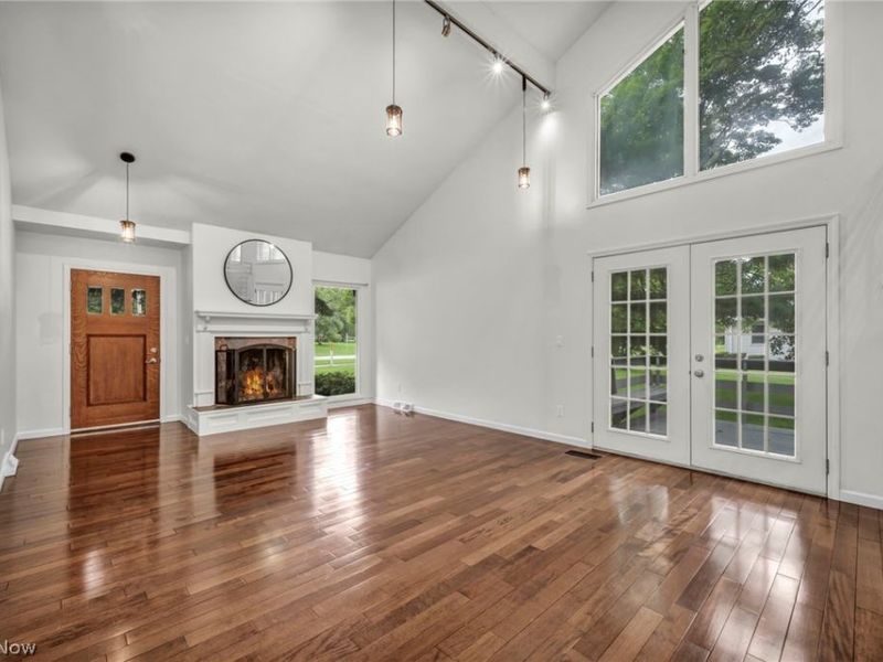 18446 Drake Road , Strongsville, OH 44136 Photo 8