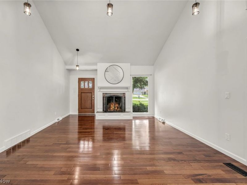 18446 Drake Road , Strongsville, OH 44136 Photo 9