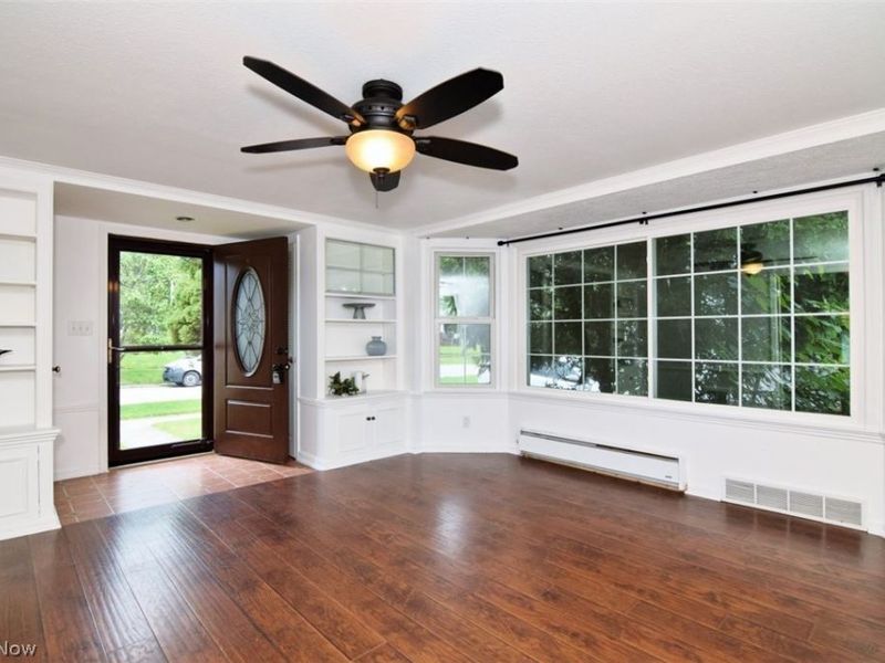 120 W Glendale Street , Bedford, OH 44146 Photo 5