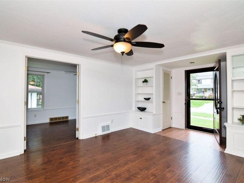 120 W Glendale Street , Bedford, OH 44146 Photo 6