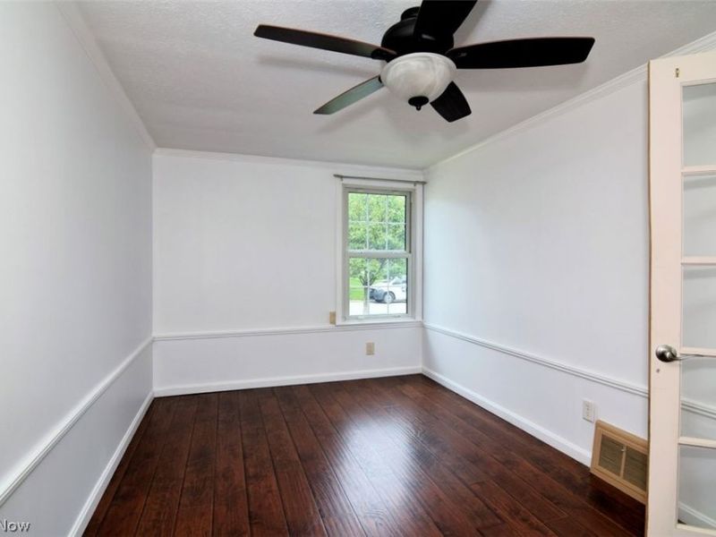 120 W Glendale Street , Bedford, OH 44146 Photo 7