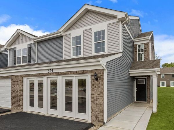 492 Cressmoor Boulevard , Hobart, IN 46342