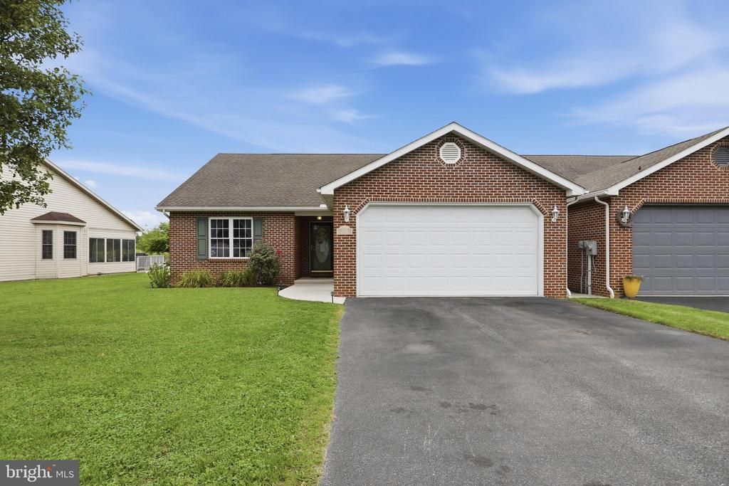 11375 NICOLE DRIVE, GREENCASTLE, PA 17225