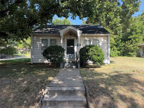 227 SW B Street , Ardmore, OK 73401