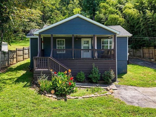 700 Runyan Drive, Chattanooga, TN 37405