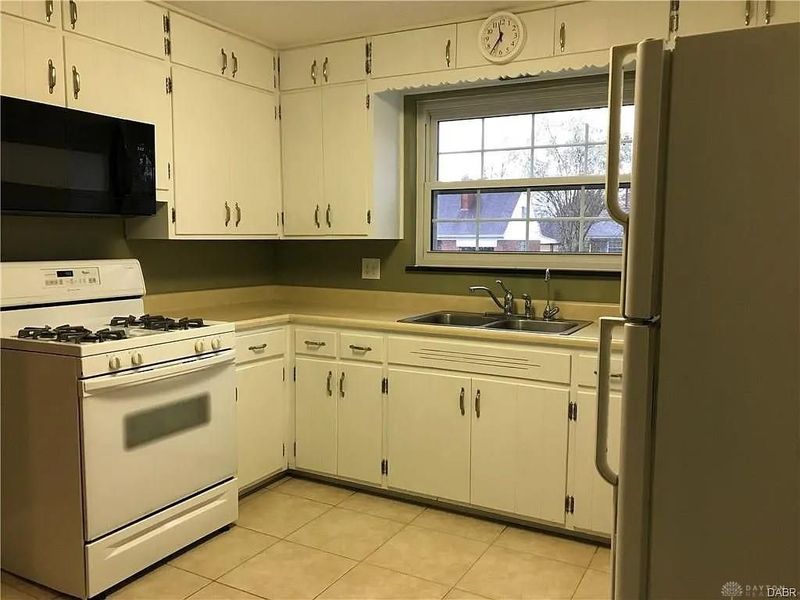 1121 Larriwood Avenue, Kettering, OH 45429 Photo 7
