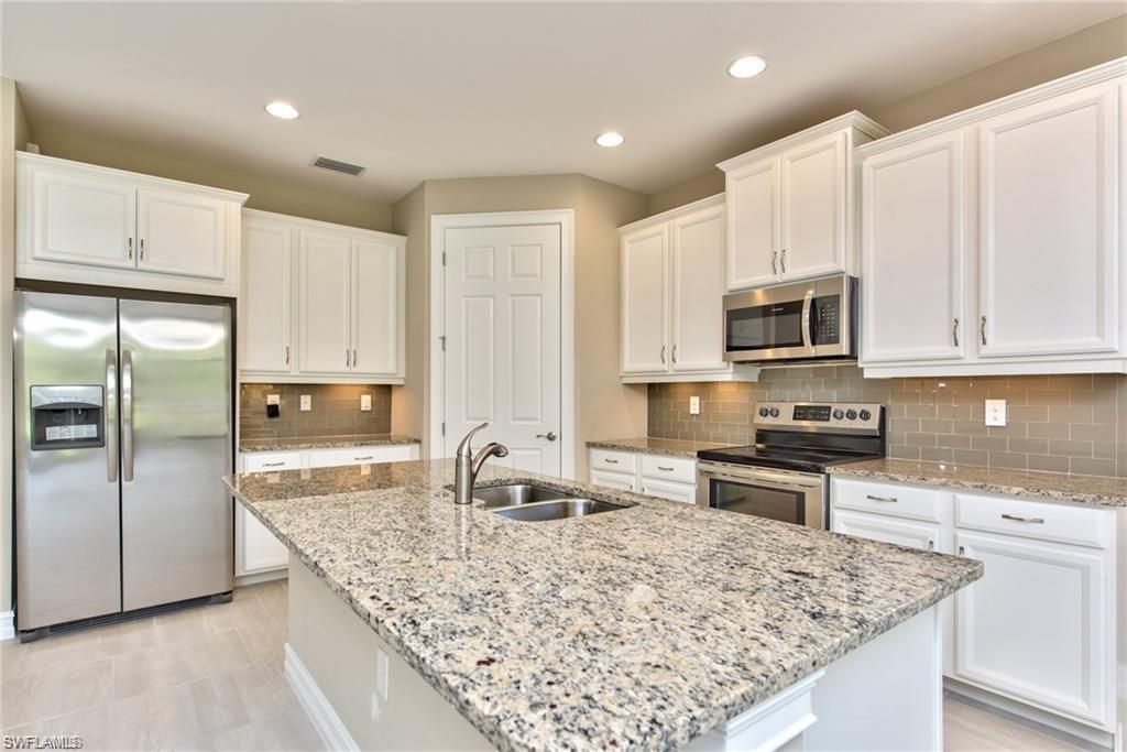 16354 Barclay Ct , Naples, FL 34110 Photo