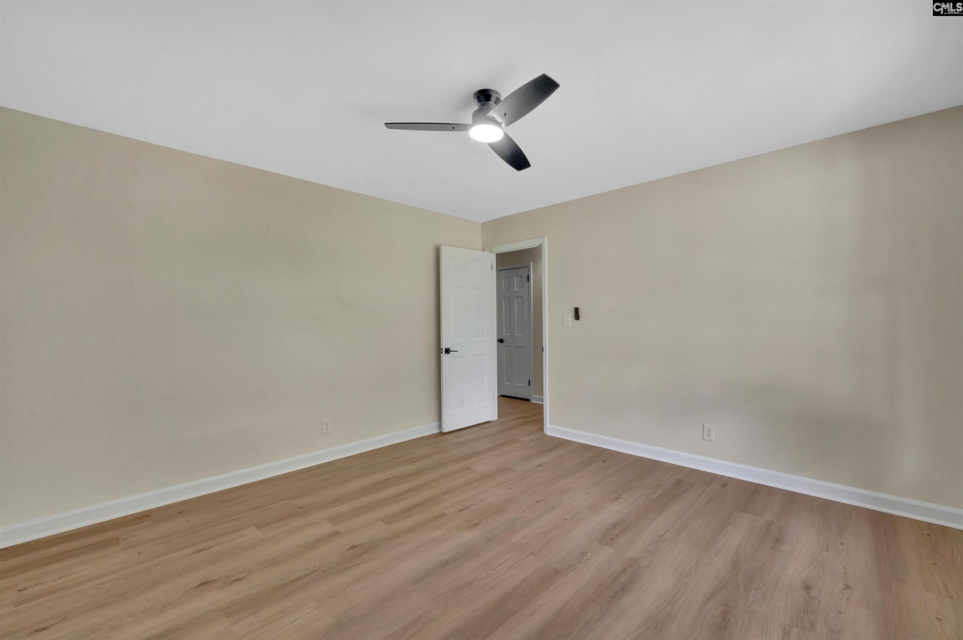 108 Park Shore Drive W Photo 14