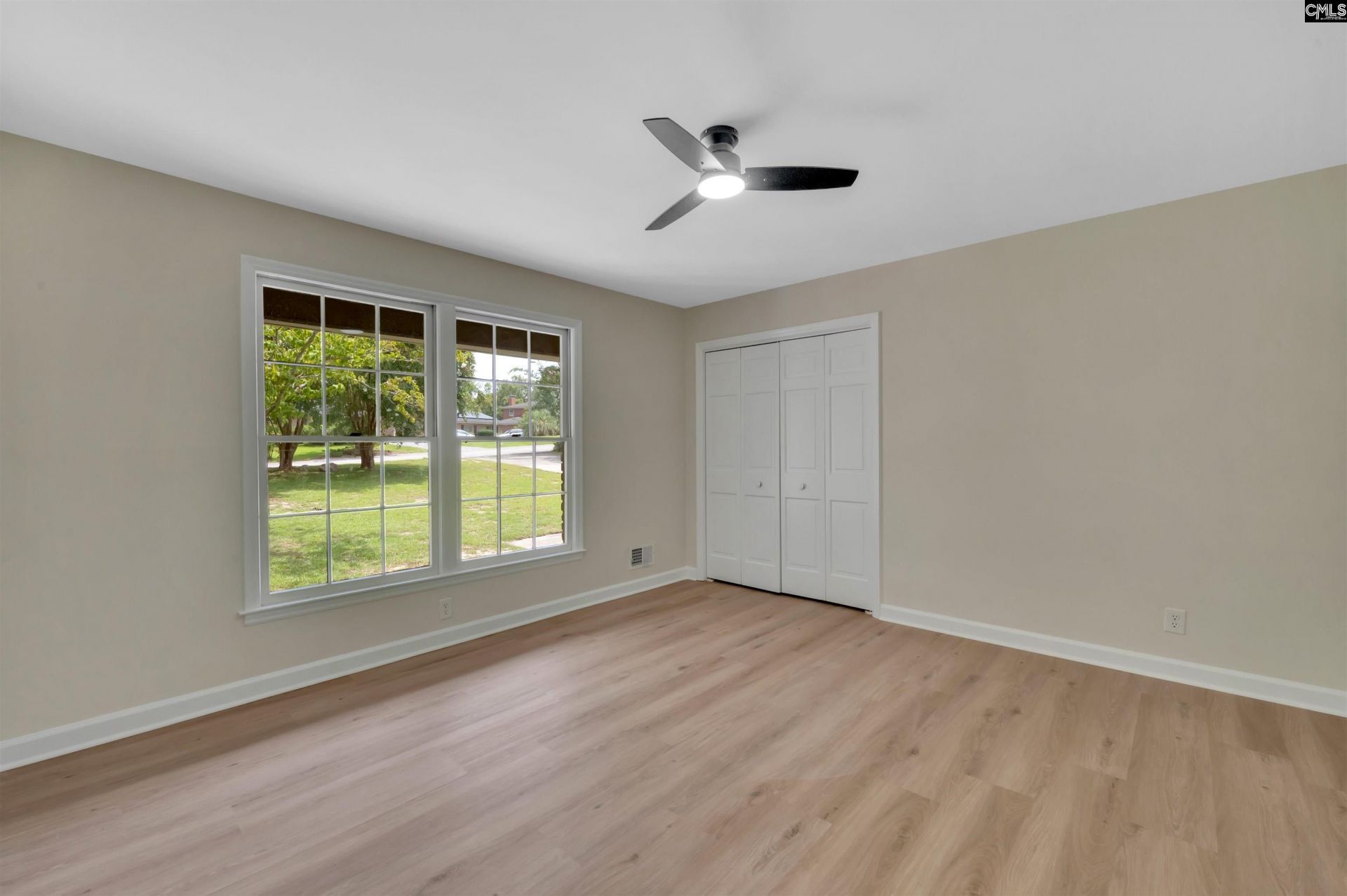 108 Park Shore Drive W Photo 16
