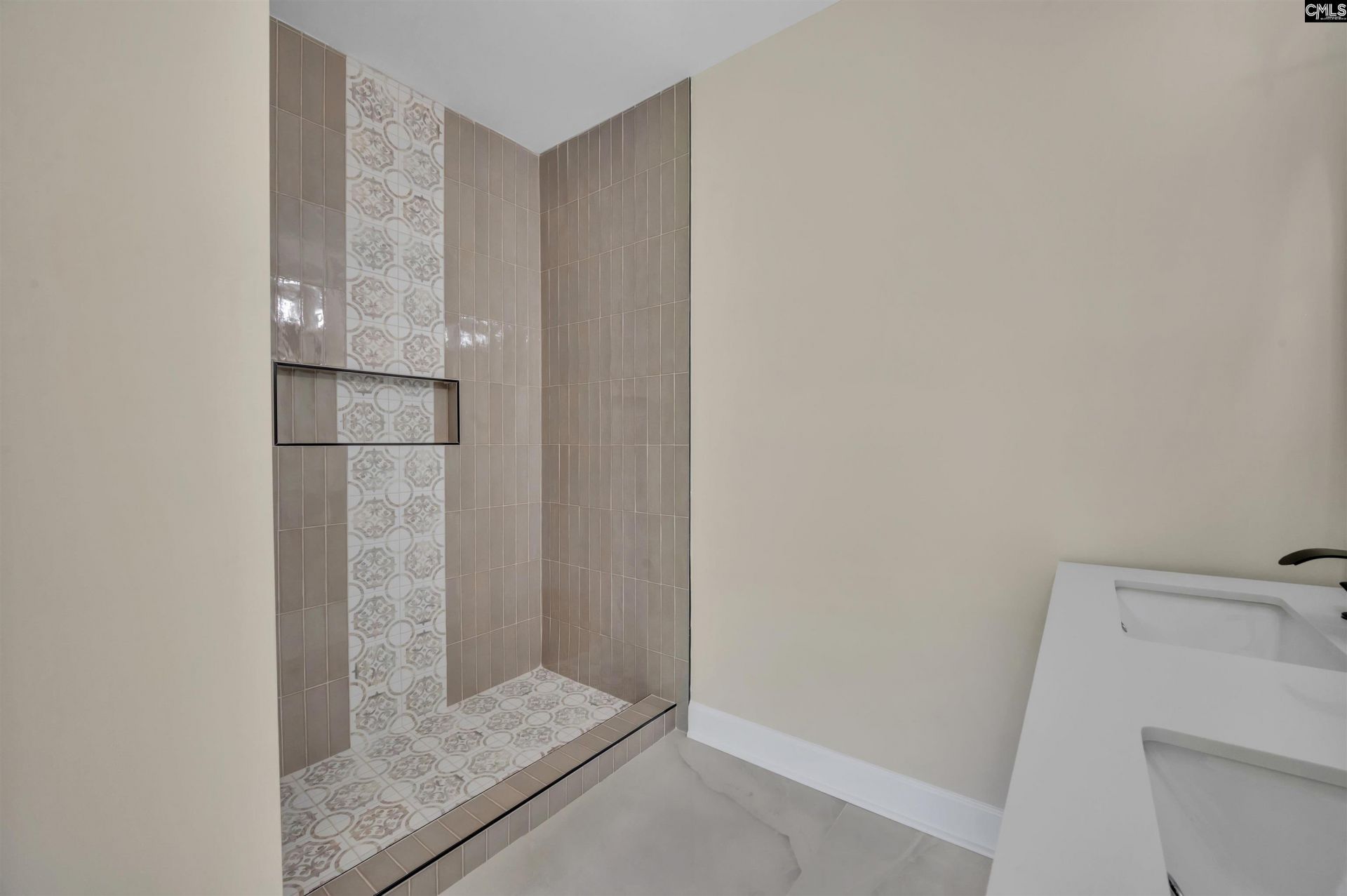 108 Park Shore Drive W Photo 17