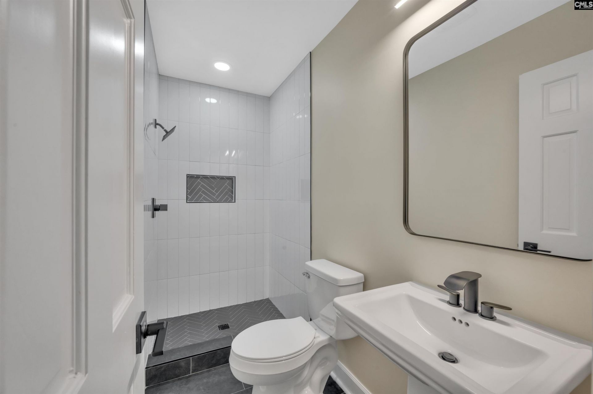 108 Park Shore Drive W Photo 21