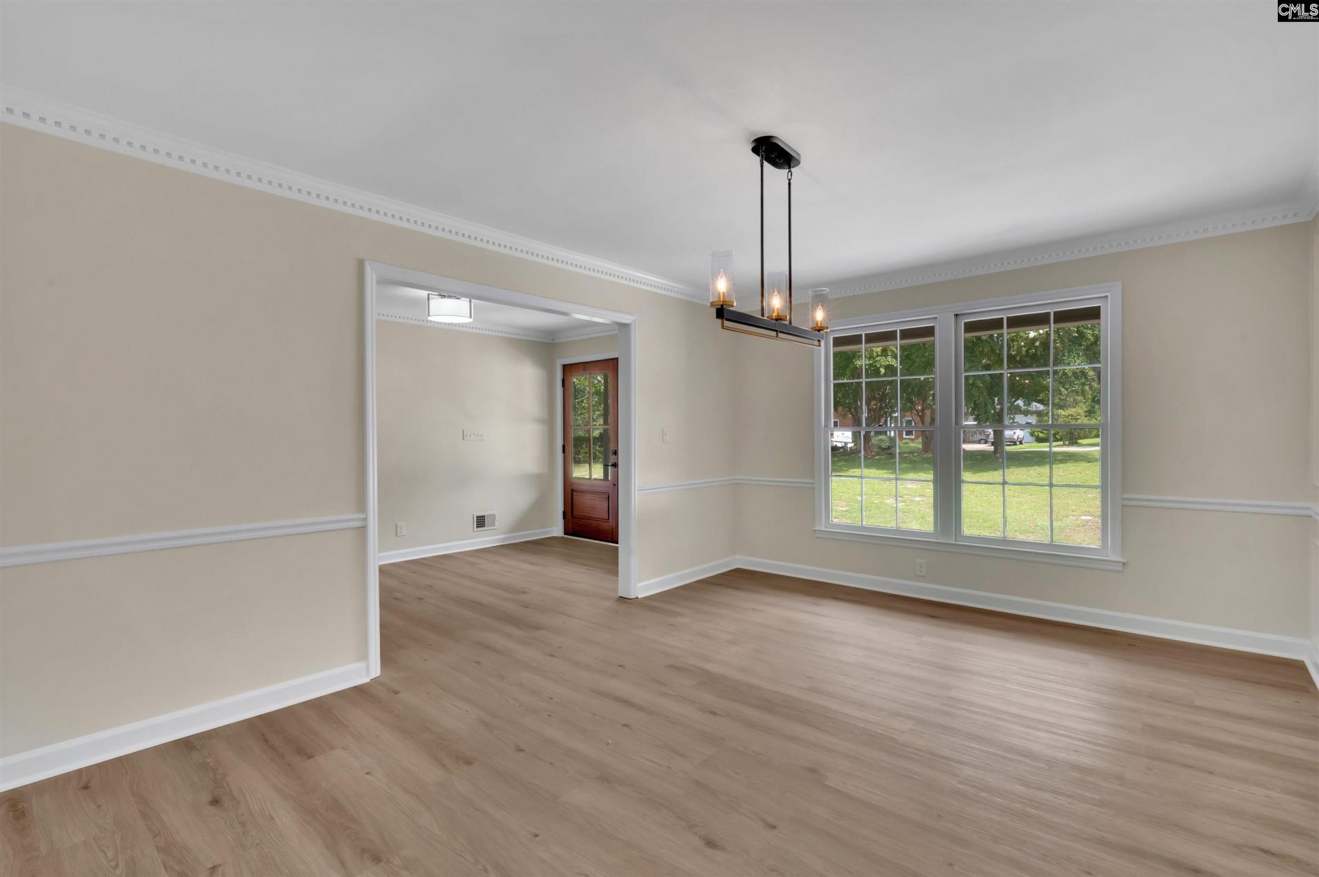 108 Park Shore Drive W Photo 4