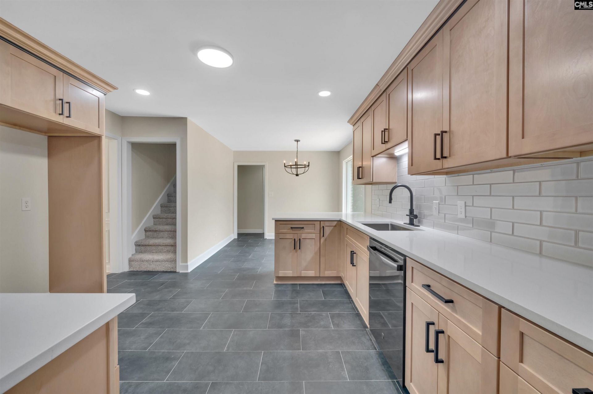 108 Park Shore Drive W Photo 7