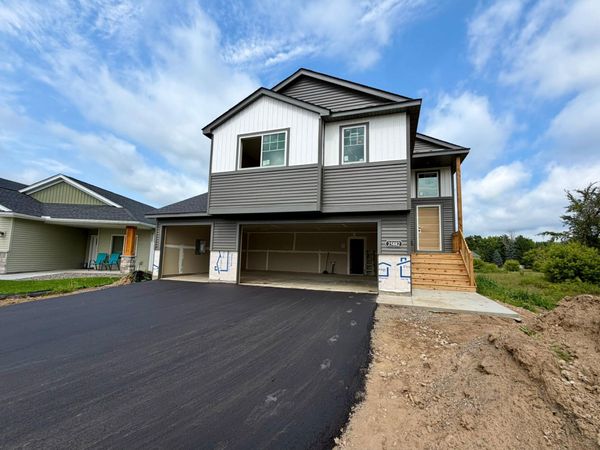 25882 Emerson Court, Wyoming, MN 55092